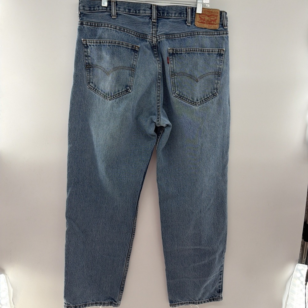 Levis Jeans 550 Relaxed Fit Blue Medium Wash Mens Size 38x32 High Rise